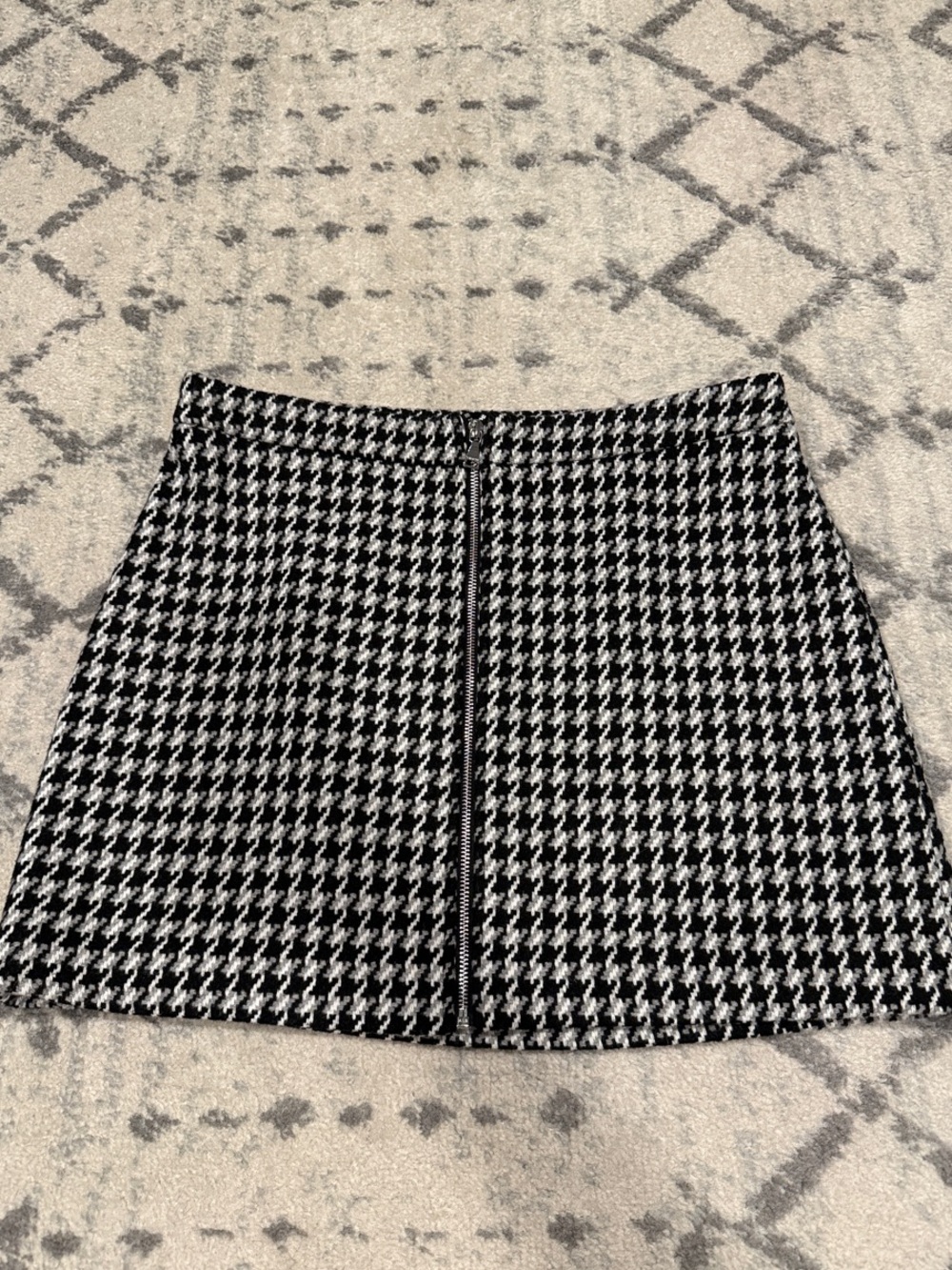 Express Black & White Houndstooth A-Line Mini Skirt